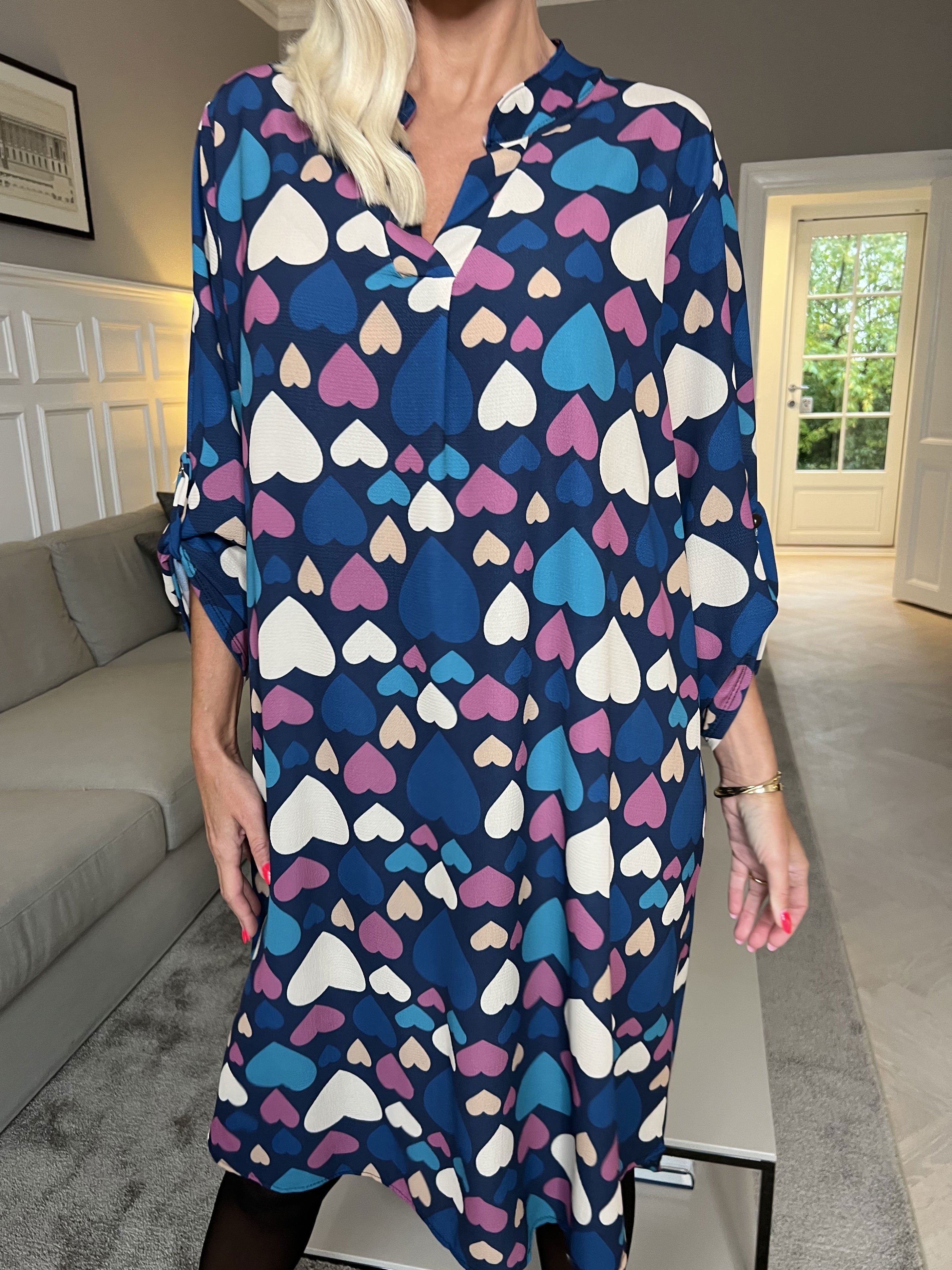 Vanesa Heart Long - Let og luftig kjole med hjerte mønster